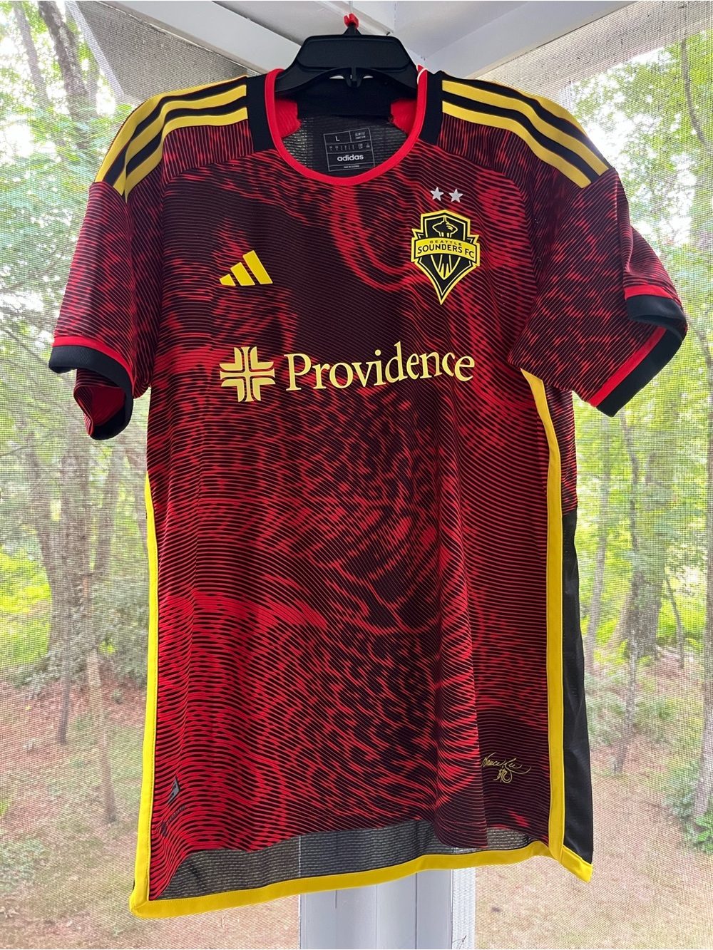 Adidas Seattle Sounders FC 2024 Bruce Lee Dragon Men's L Red Jersey NWT - Picture 1 of 11